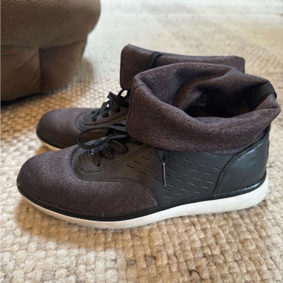 Ugg Roll Top Sneakers - Picture 2 of 7
